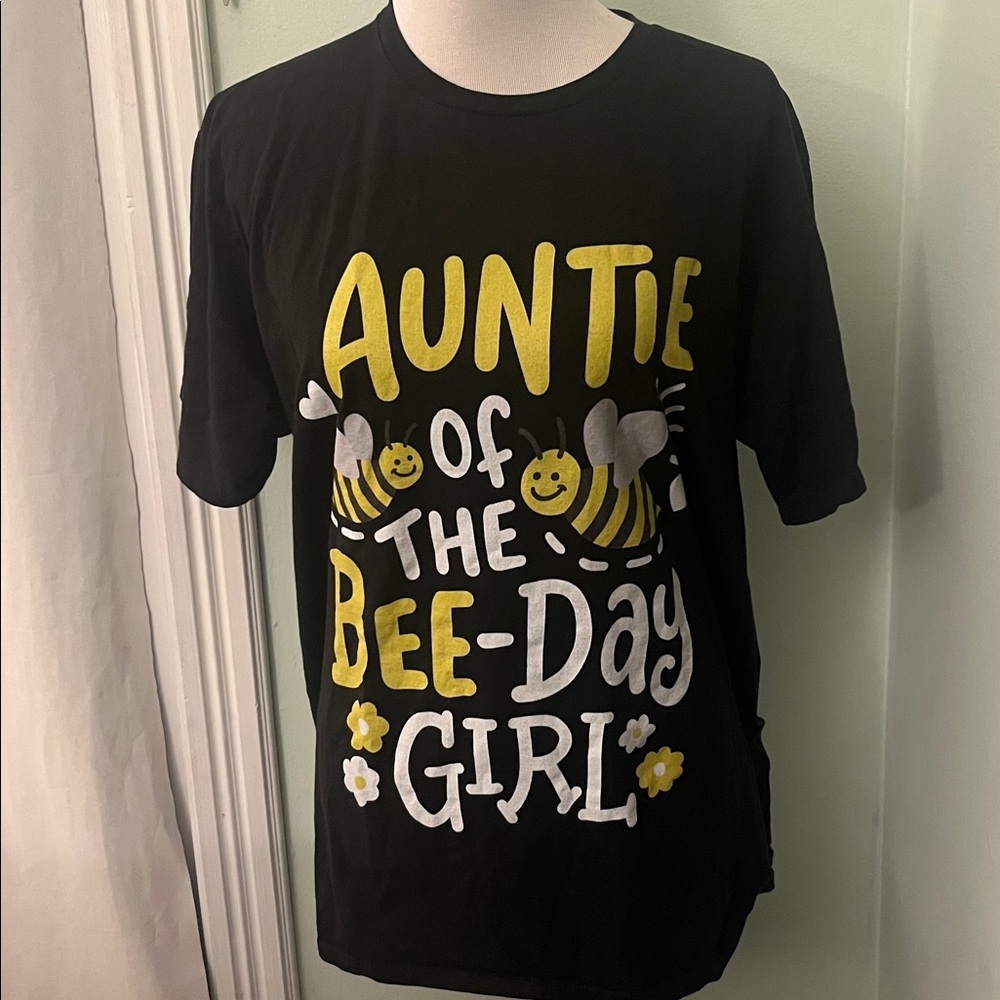 Auntie Bee-Day Girl Graphic T-Shirt